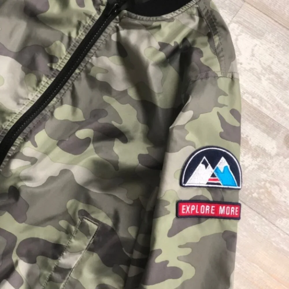 Old Navy M boys camo - camp bomber jacket!
Size medium (8-10) - Picture 2 of 3
